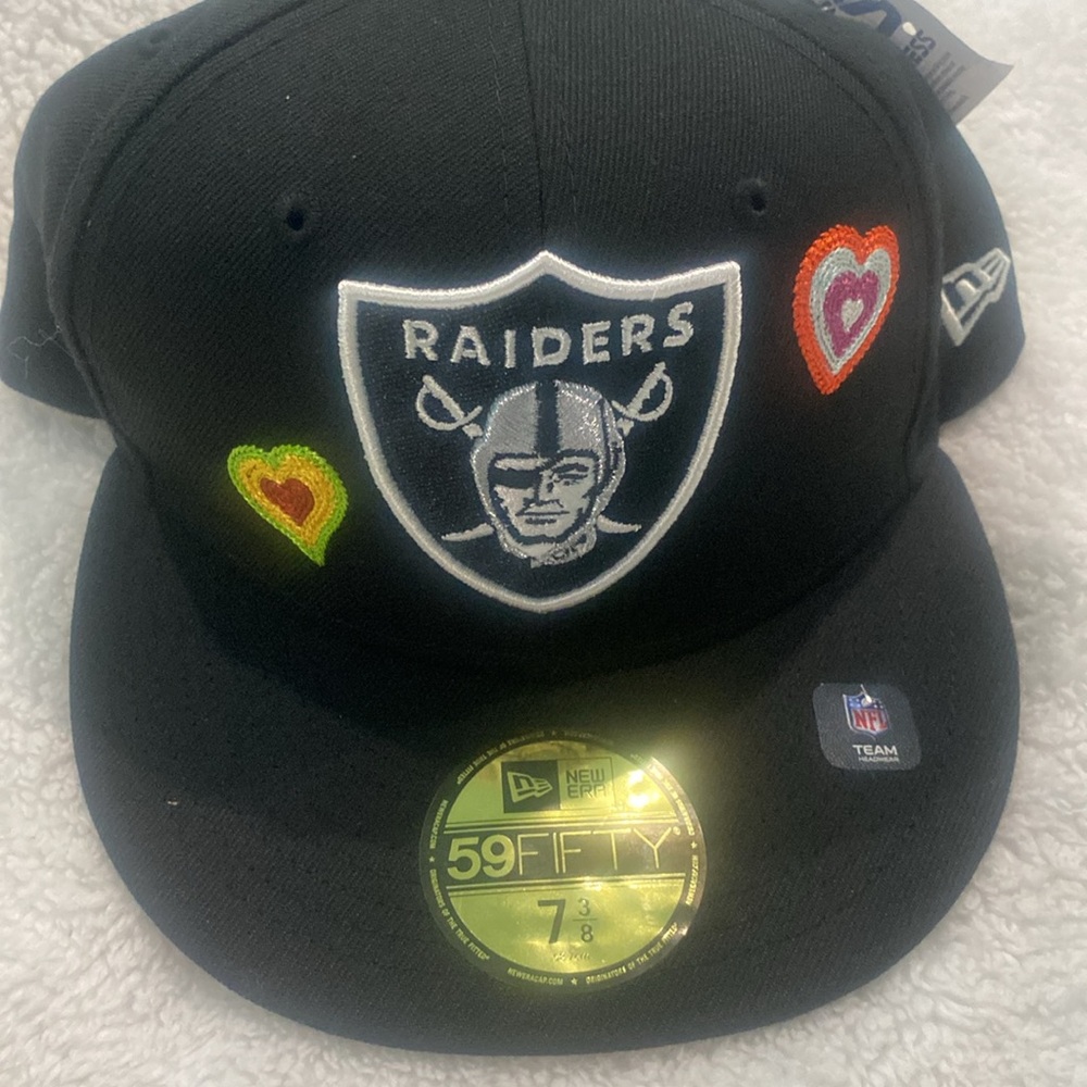 🆕🏈New Era Men's NFL Las Vegas RaidersChain Stitch Heart 59FIFTY Fitted Hat🖤🏈